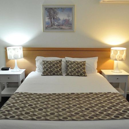 Albury Burvale Motor Inn מראה חיצוני תמונה