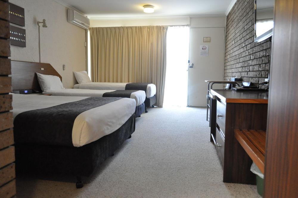 Albury Burvale Motor Inn מראה חיצוני תמונה