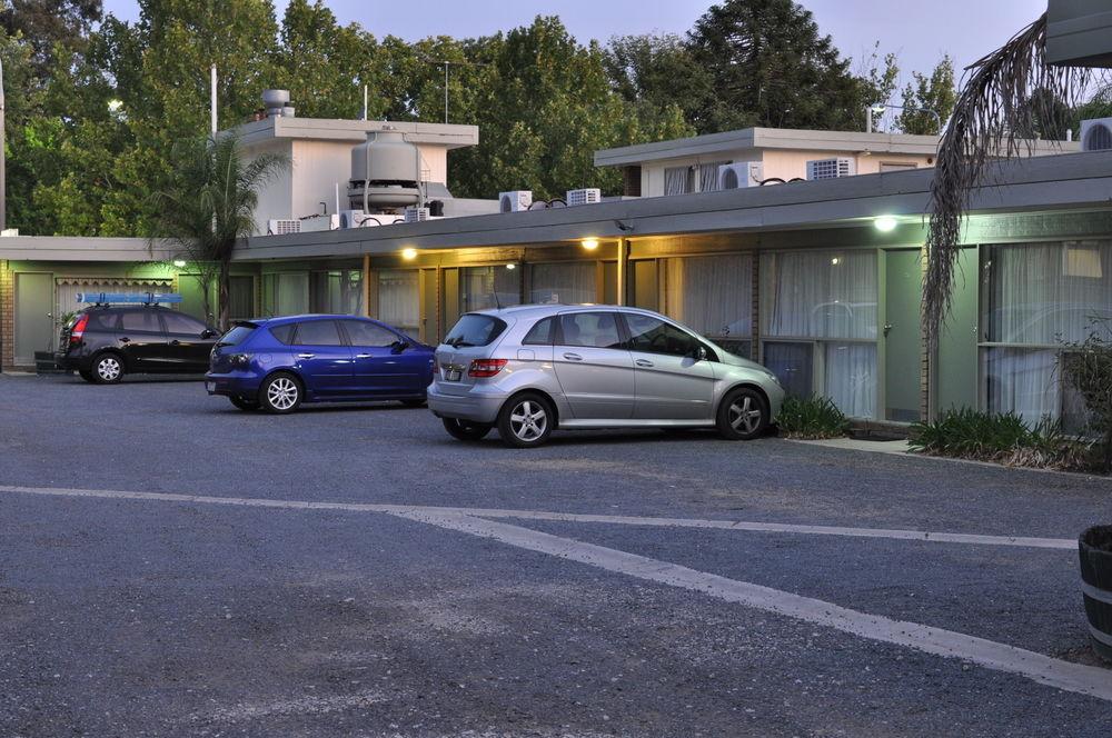 Albury Burvale Motor Inn מראה חיצוני תמונה
