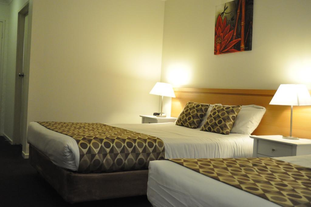 Albury Burvale Motor Inn מראה חיצוני תמונה