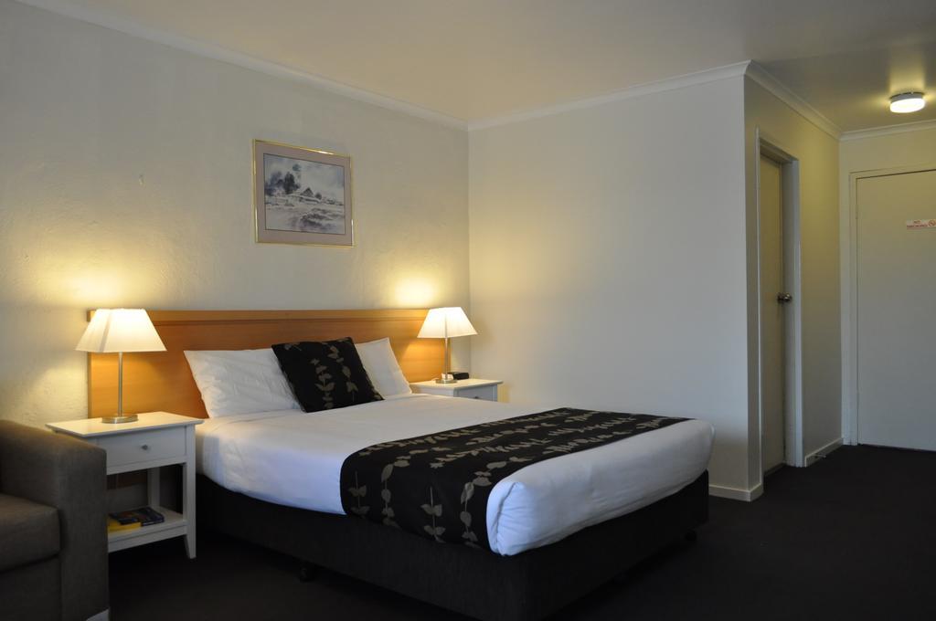 Albury Burvale Motor Inn מראה חיצוני תמונה