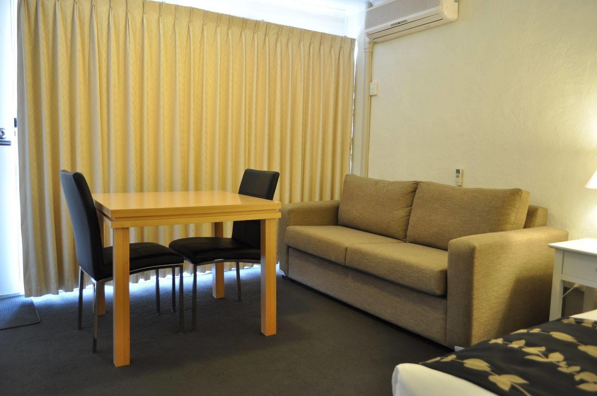 Albury Burvale Motor Inn מראה חיצוני תמונה