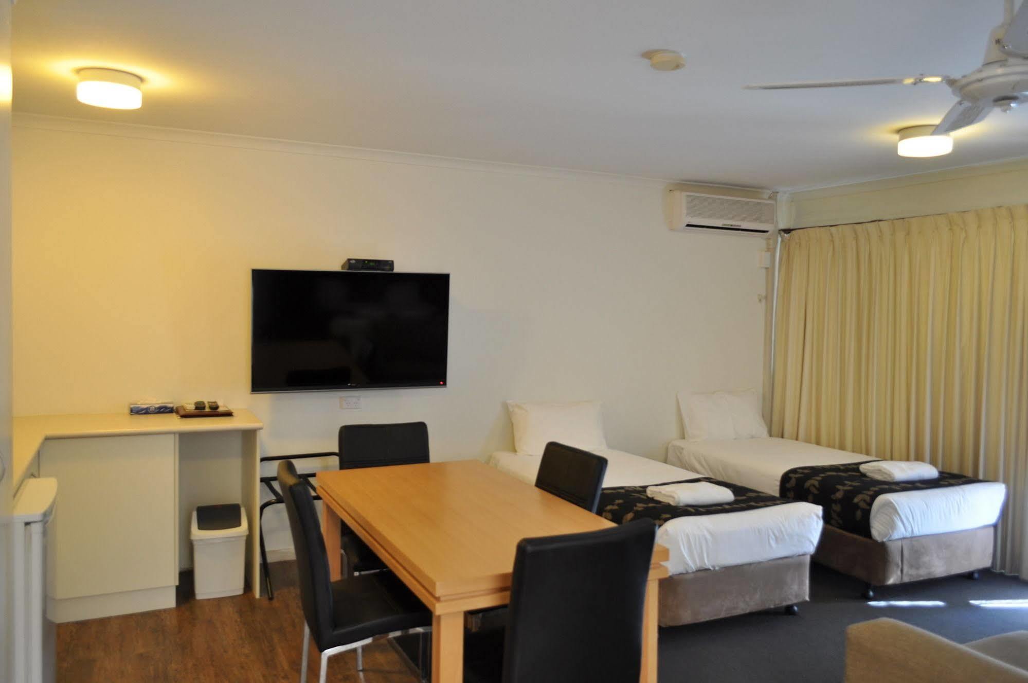 Albury Burvale Motor Inn מראה חיצוני תמונה