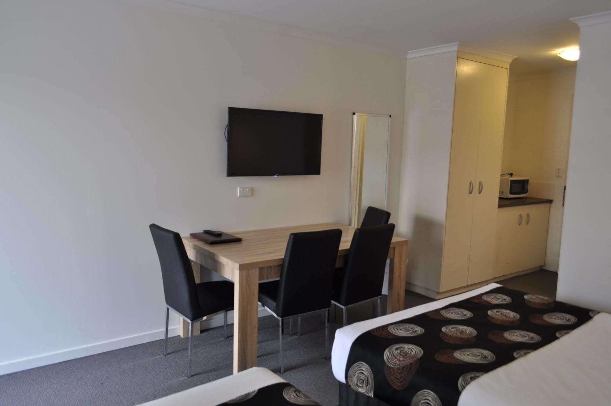 Albury Burvale Motor Inn מראה חיצוני תמונה