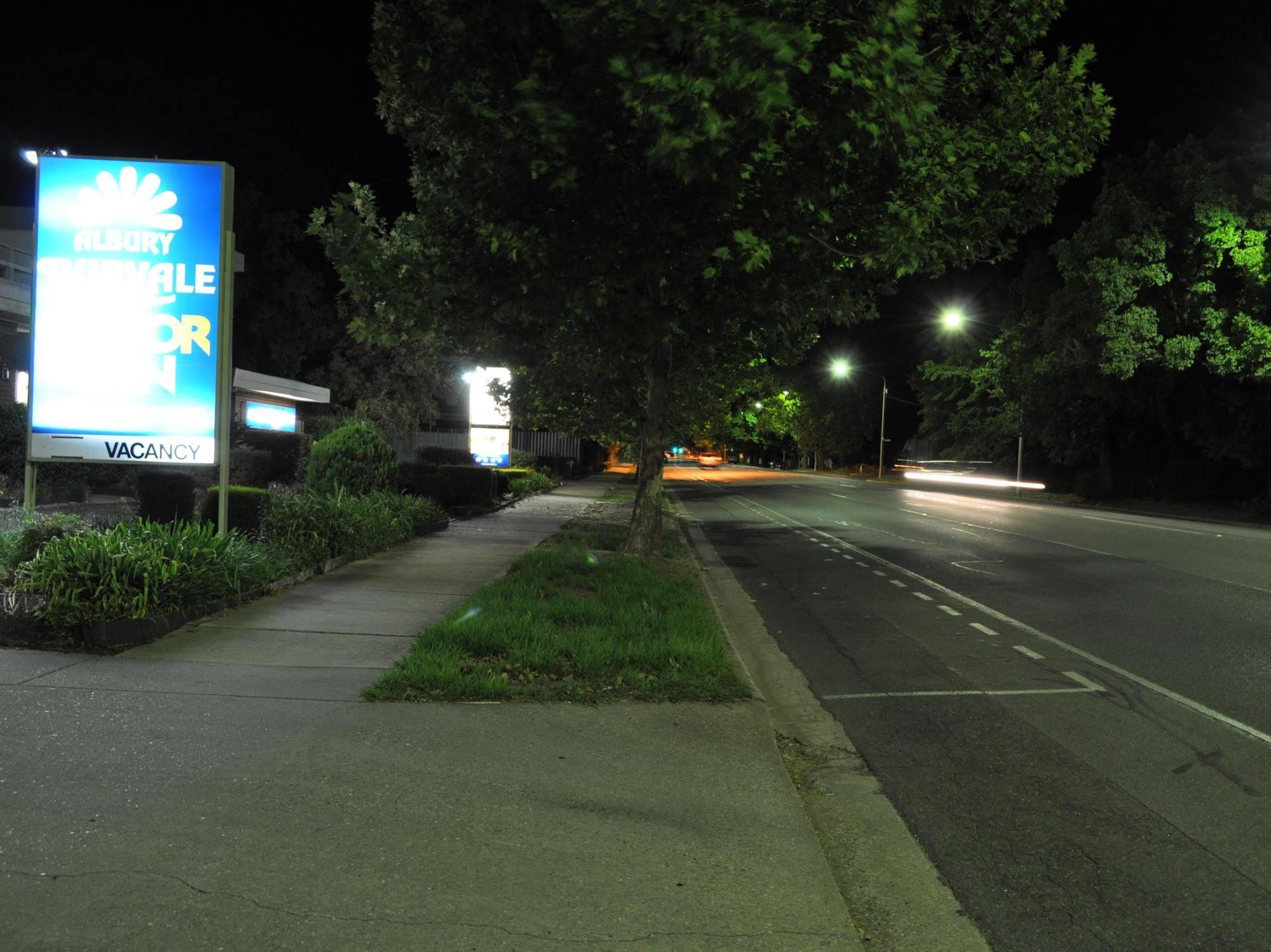 Albury Burvale Motor Inn מראה חיצוני תמונה