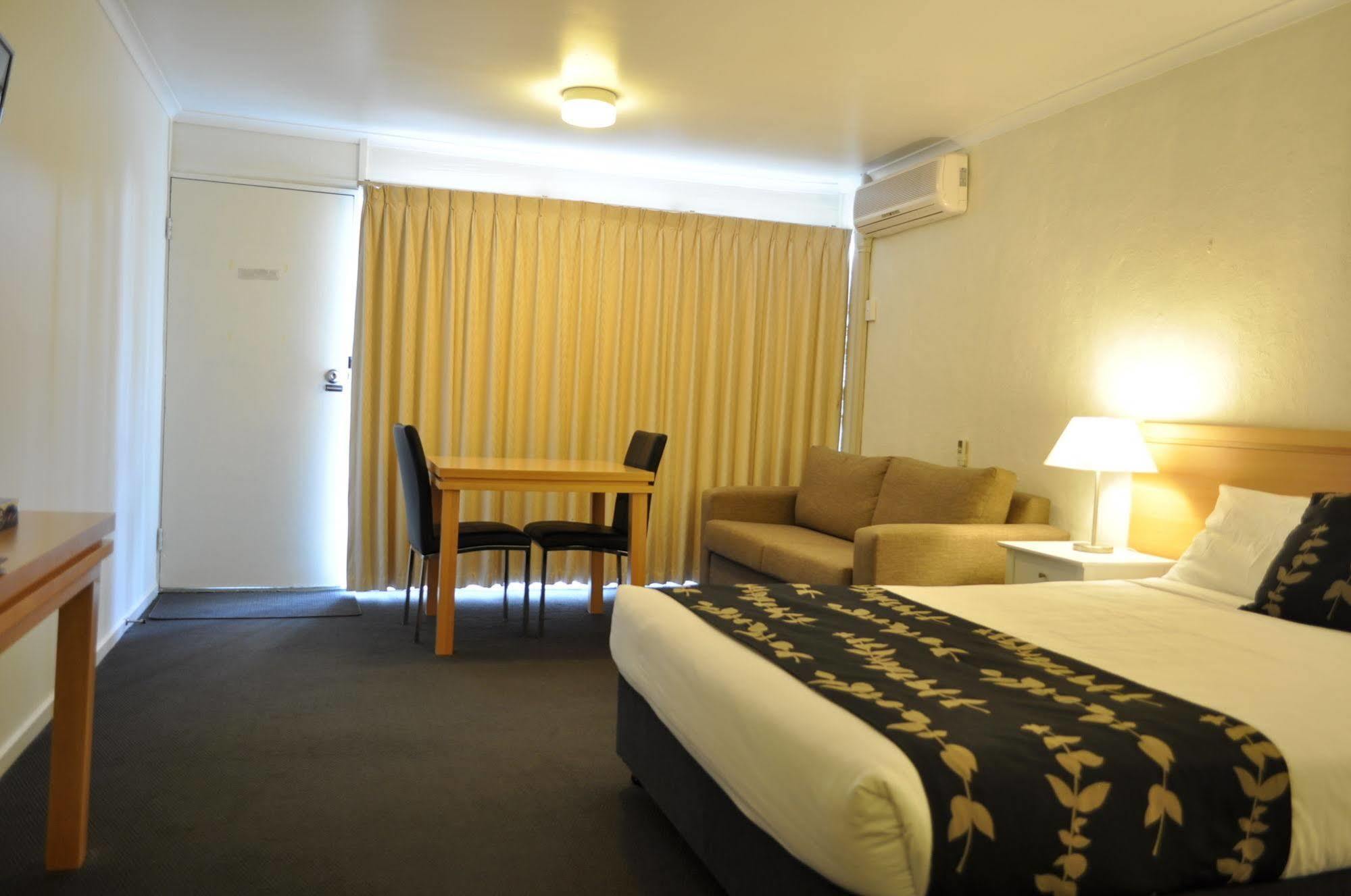 Albury Burvale Motor Inn מראה חיצוני תמונה
