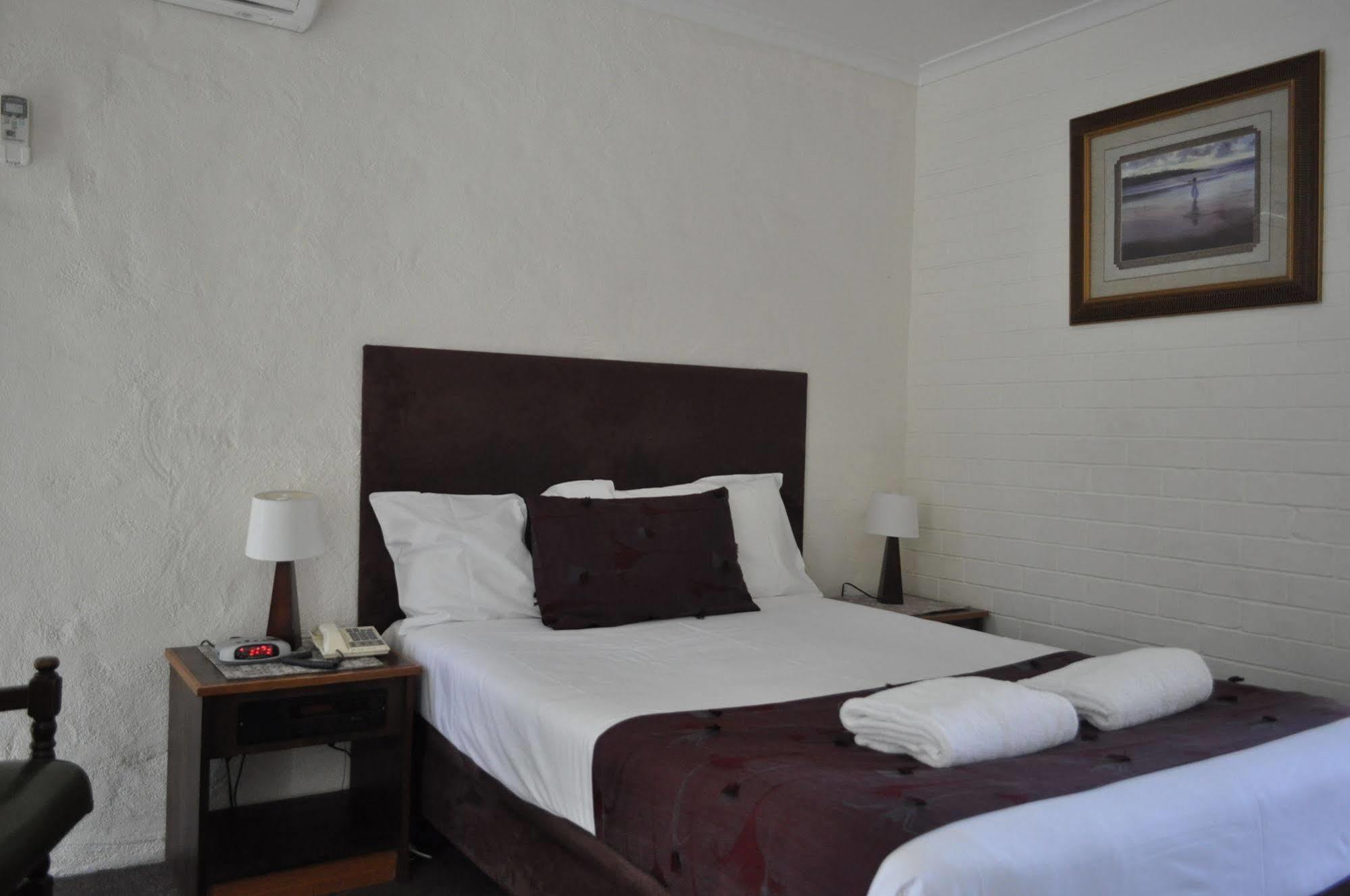 Albury Burvale Motor Inn מראה חיצוני תמונה