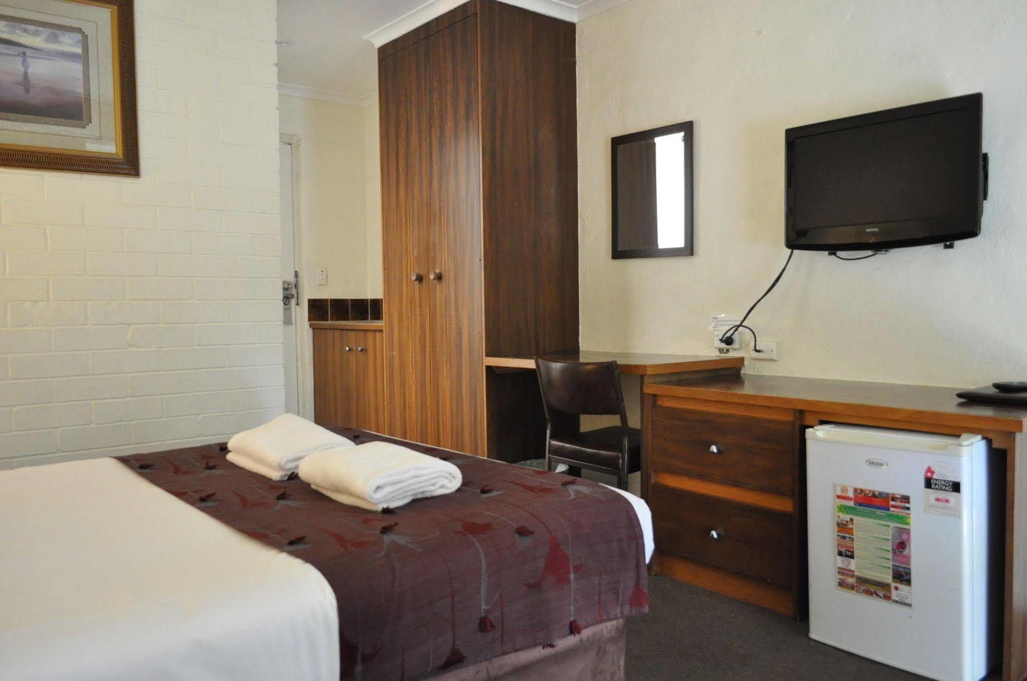 Albury Burvale Motor Inn מראה חיצוני תמונה