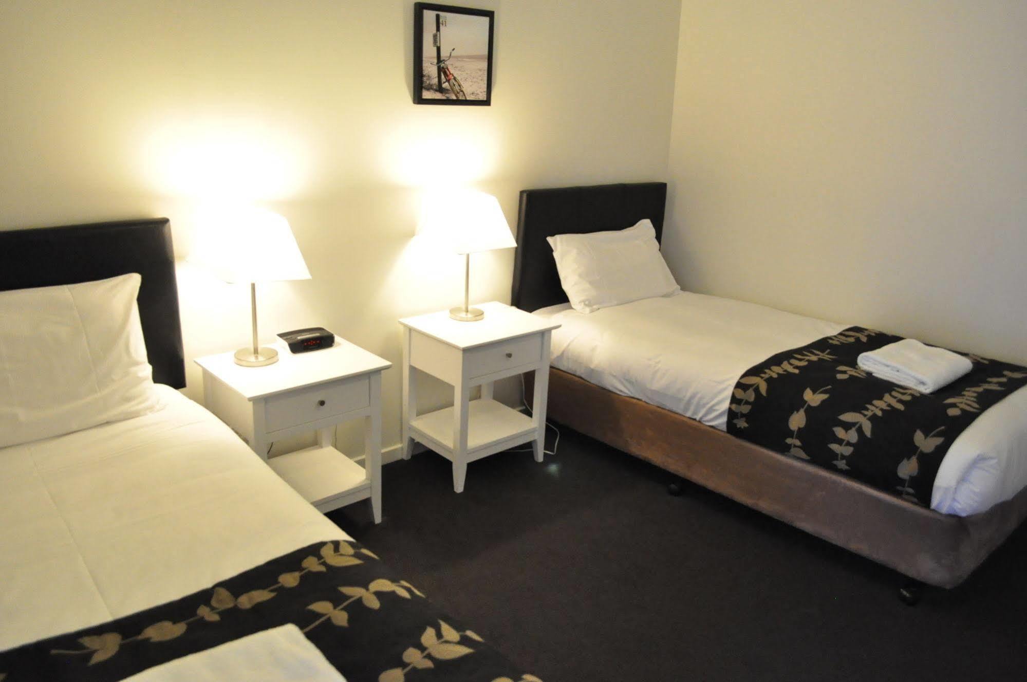 Albury Burvale Motor Inn מראה חיצוני תמונה
