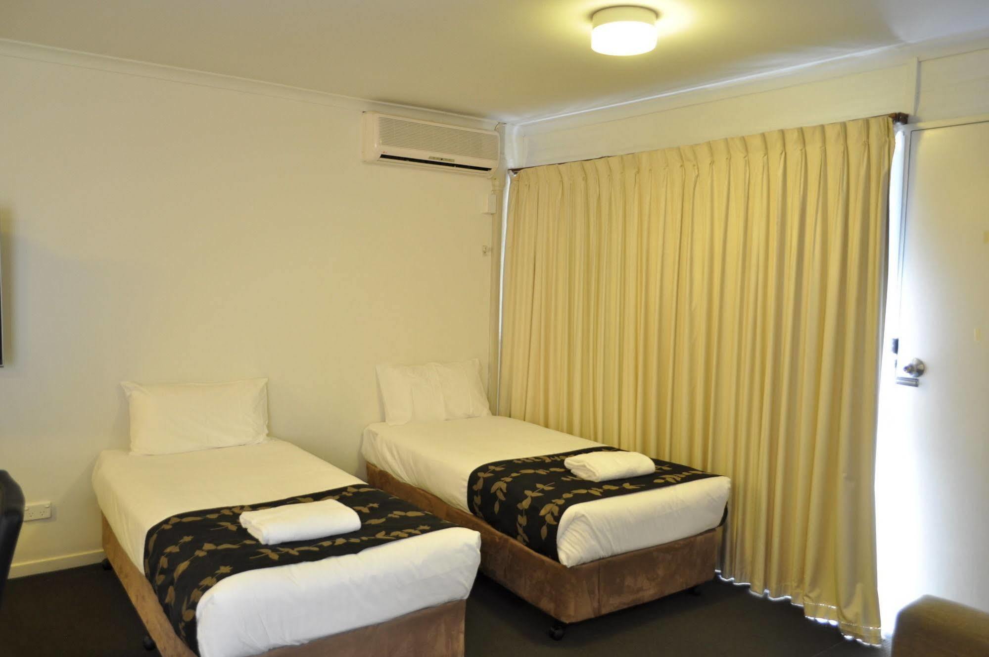 Albury Burvale Motor Inn מראה חיצוני תמונה