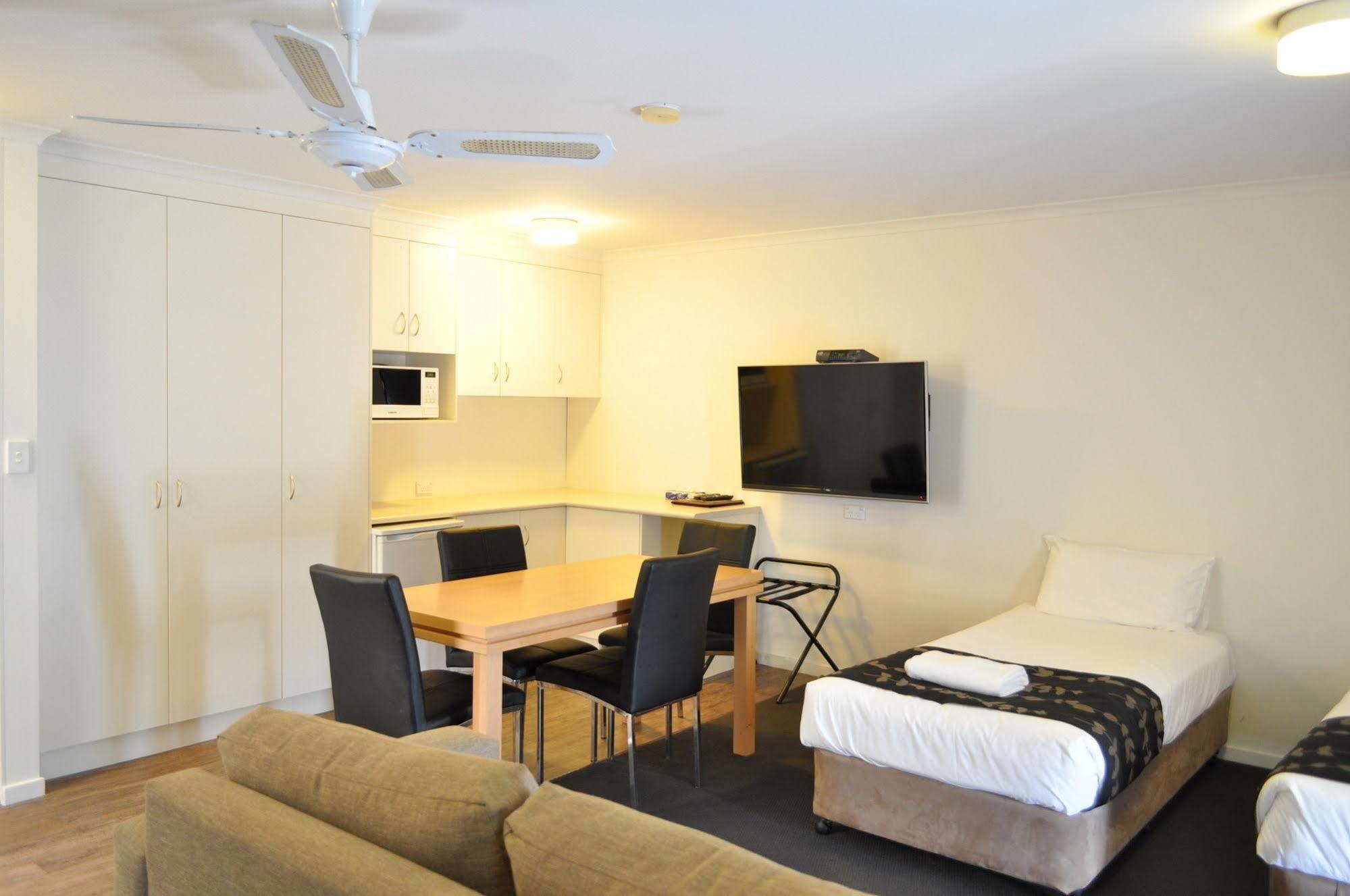 Albury Burvale Motor Inn מראה חיצוני תמונה