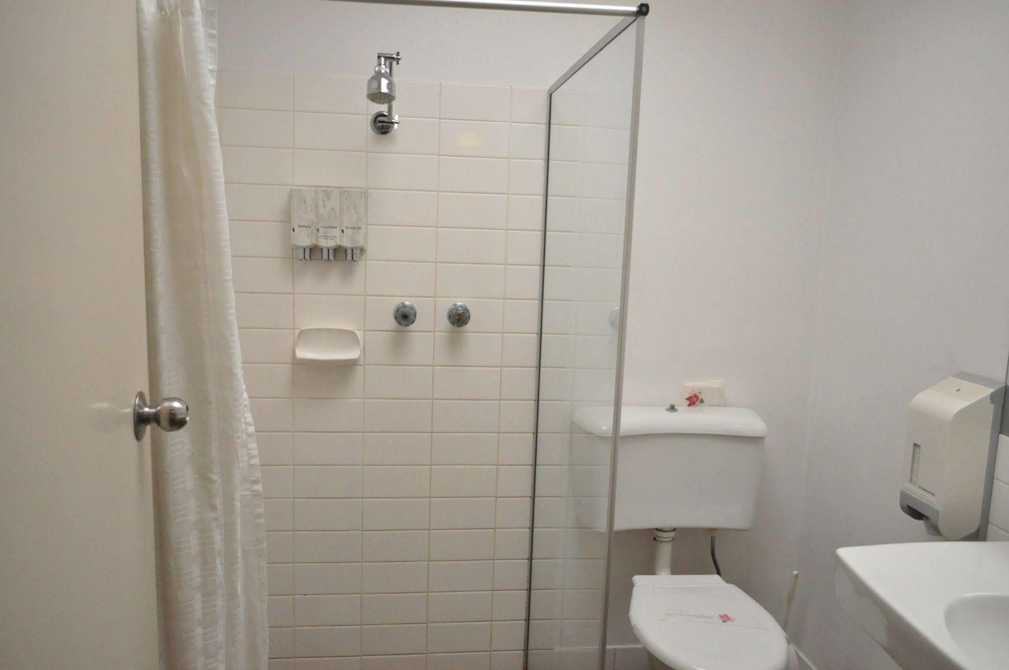 Albury Burvale Motor Inn מראה חיצוני תמונה