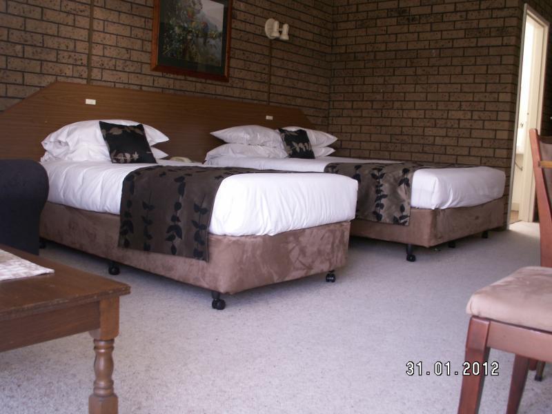 Albury Burvale Motor Inn מראה חיצוני תמונה