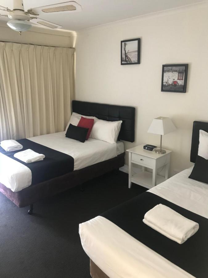 Albury Burvale Motor Inn מראה חיצוני תמונה